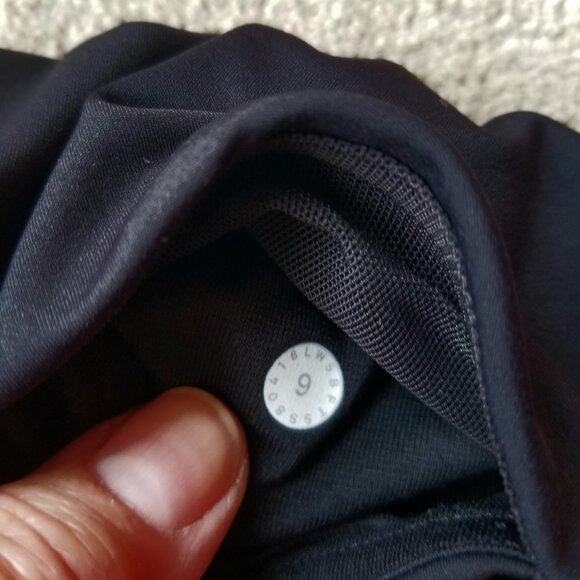 Lululemon Colour Me Ombre Tight 28" NULUX in Black / Obsidian / Titanium, size 6 - Picture 11 of 11